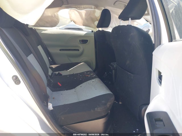 Toyota Prius c Three