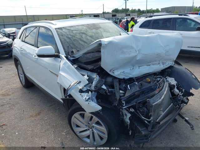 Salvage Volkswagen Atlas Image
