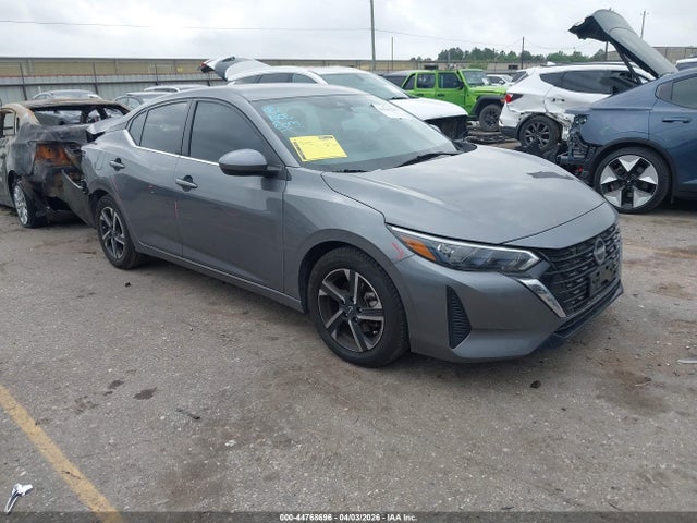 Salvage Nissan Sentra Image