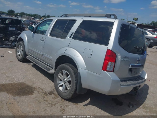 Nissan Pathfinder Sv