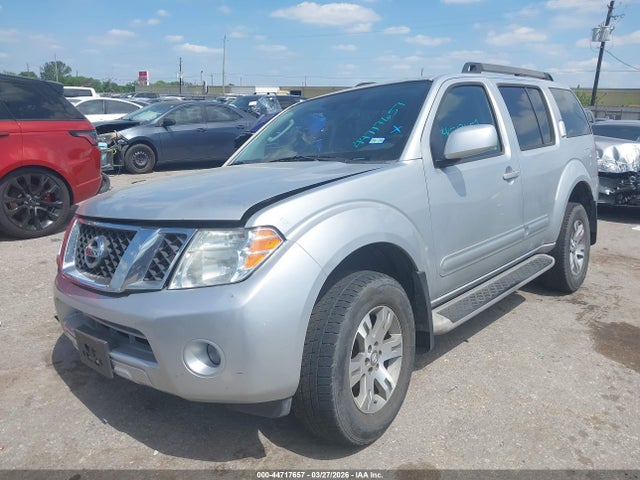 Nissan Pathfinder Sv