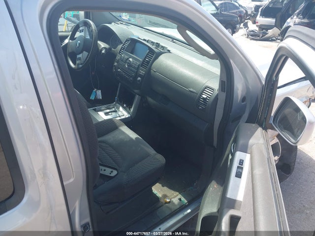 Nissan Pathfinder Sv
