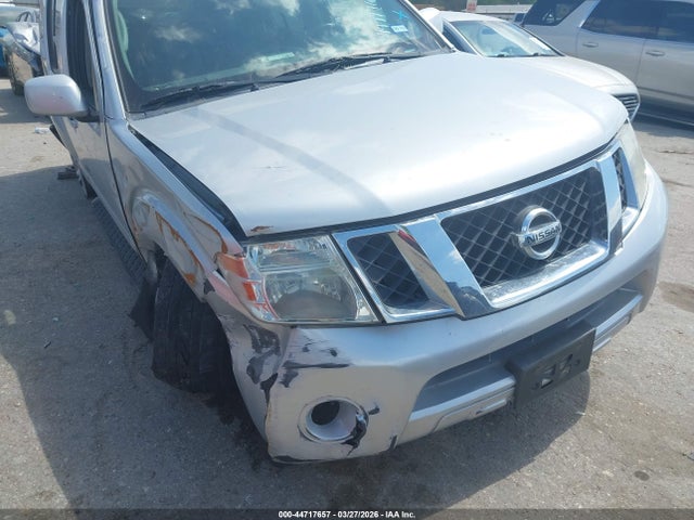 Nissan Pathfinder Sv