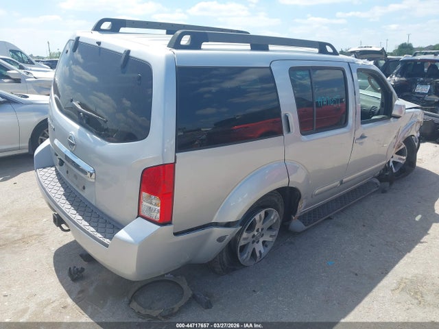 Nissan Pathfinder Sv