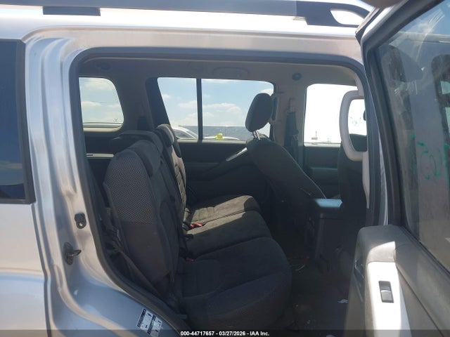 Nissan Pathfinder Sv