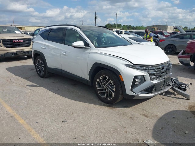 Salvage Hyundai TUCSON Image