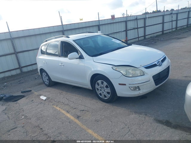 Salvage Hyundai ELANTRA Image