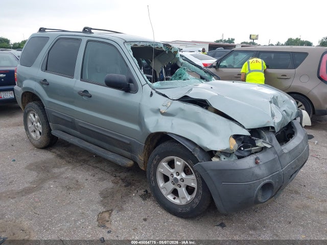Salvage Ford Escape Image