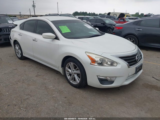Salvage Nissan Altima Image