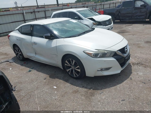 Salvage Nissan Maxima Image