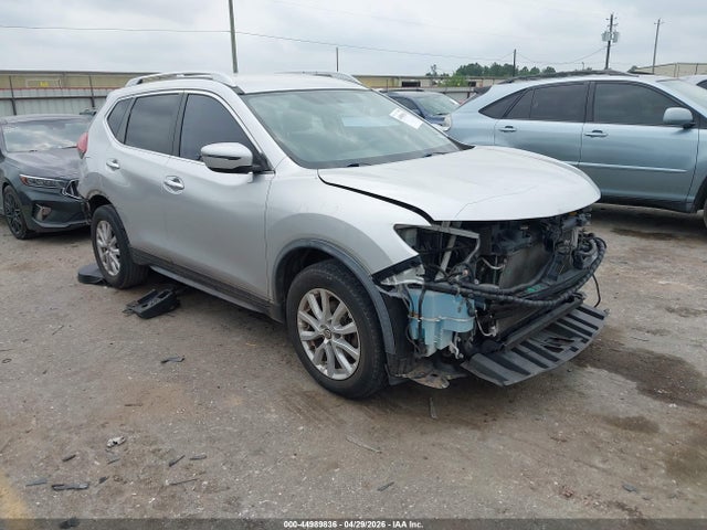 Salvage Nissan Rogue Image