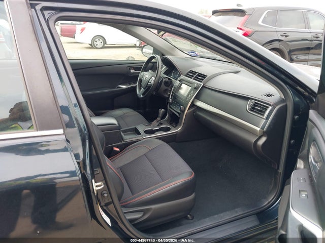 Toyota Camry Se