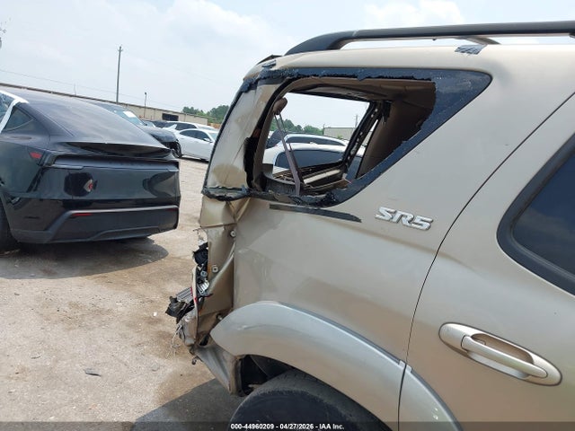 Toyota Sequoia Sr5 V8