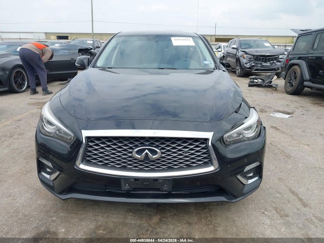 INFINITI Q50 Luxe