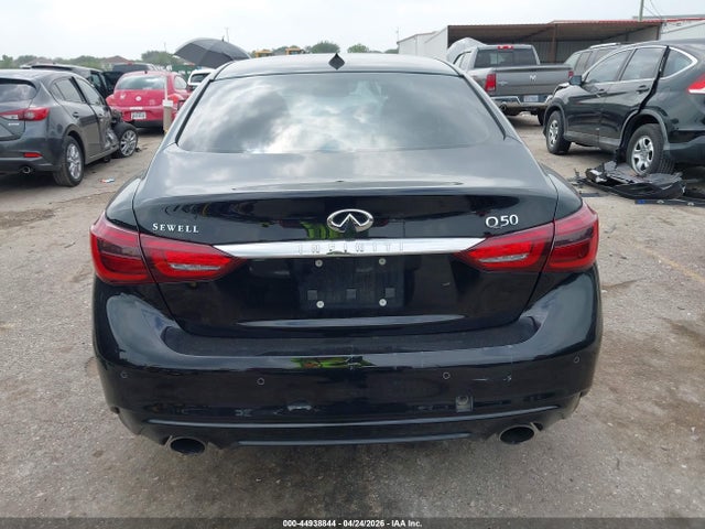 INFINITI Q50 Luxe