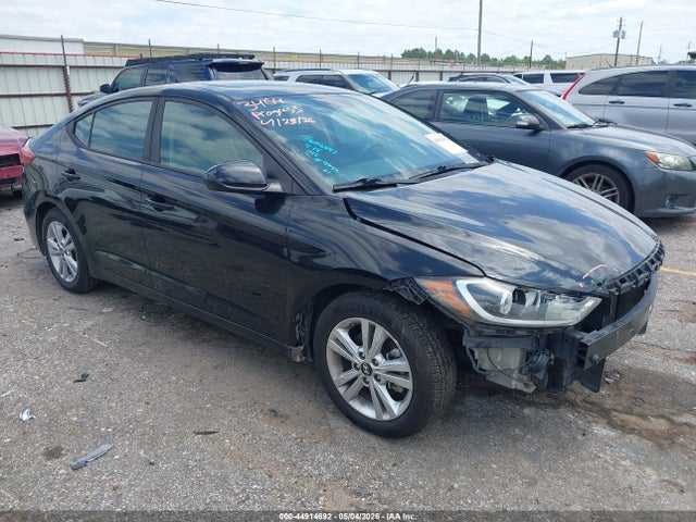 Salvage Hyundai ELANTRA Image