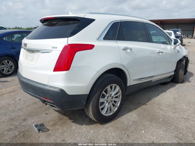 Cadillac XT5 Standard