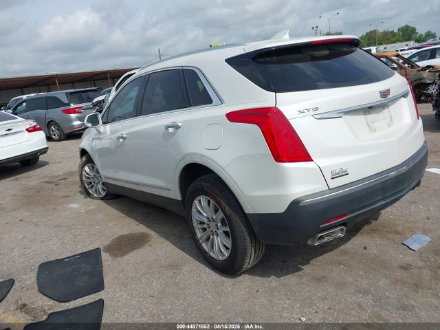 Cadillac XT5 Standard