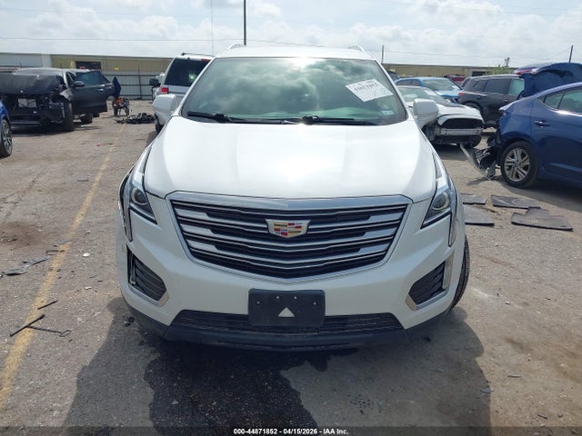 Cadillac XT5 Standard