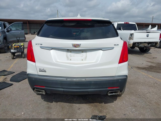 Cadillac XT5 Standard