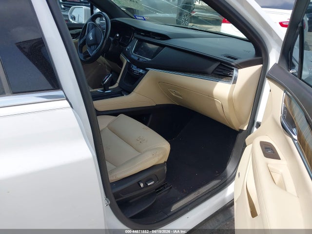 Cadillac XT5 Standard
