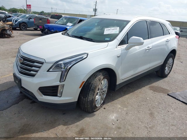 Cadillac XT5 Standard