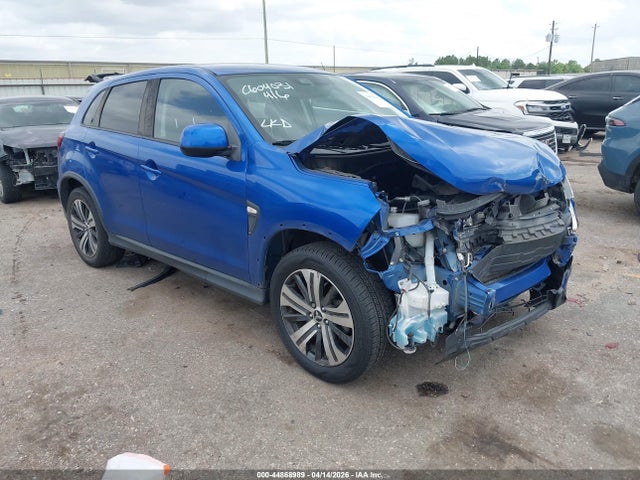 Salvage Mitsubishi Outlander Image