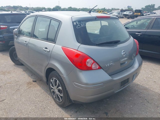 Nissan Versa 1.8 S