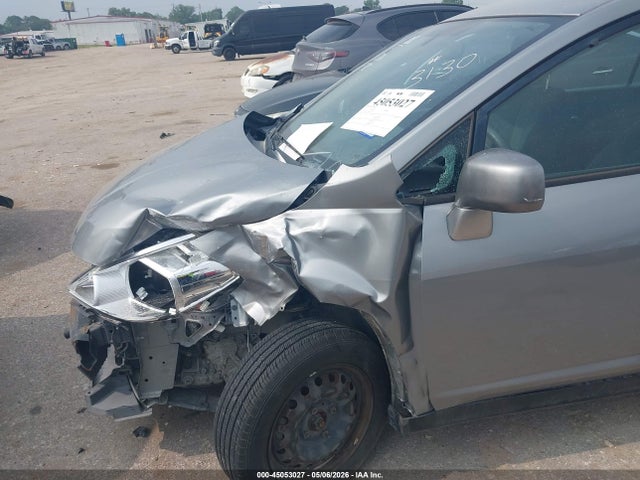Nissan Versa 1.8 S