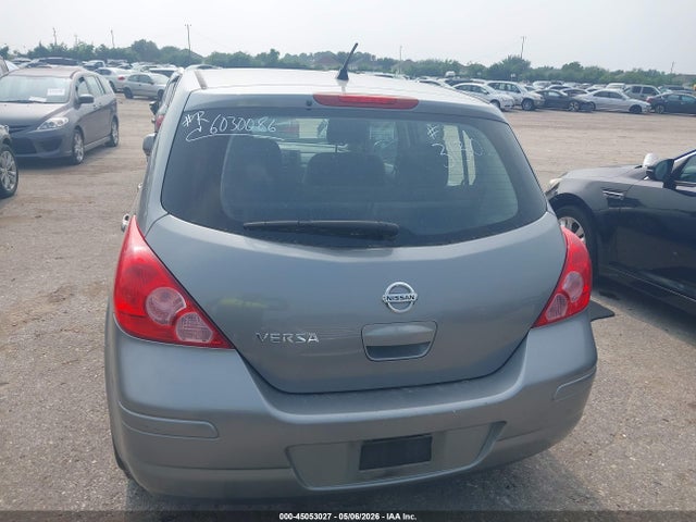 Nissan Versa 1.8 S