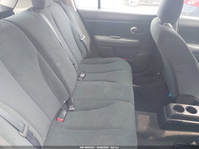 Nissan Versa 1.8 S