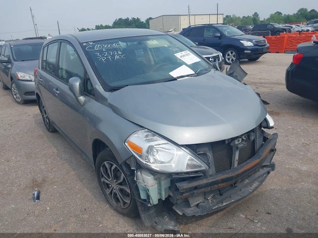 Salvage Nissan Versa Image