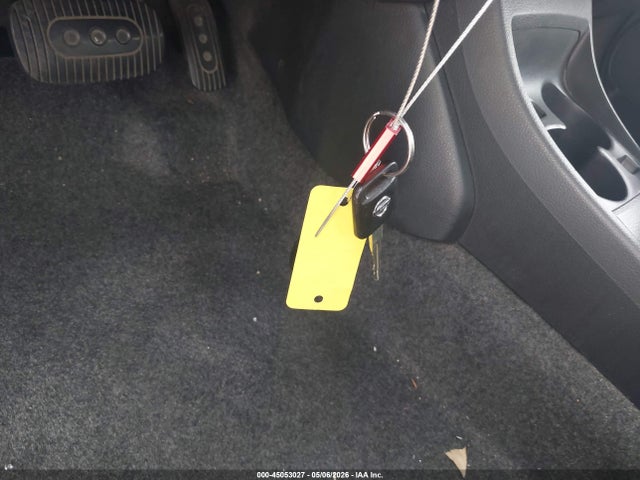 Nissan Versa 1.8 S