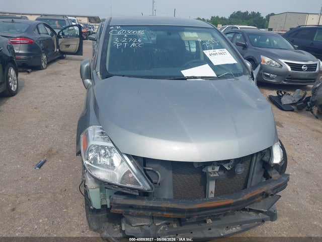 Nissan Versa 1.8 S