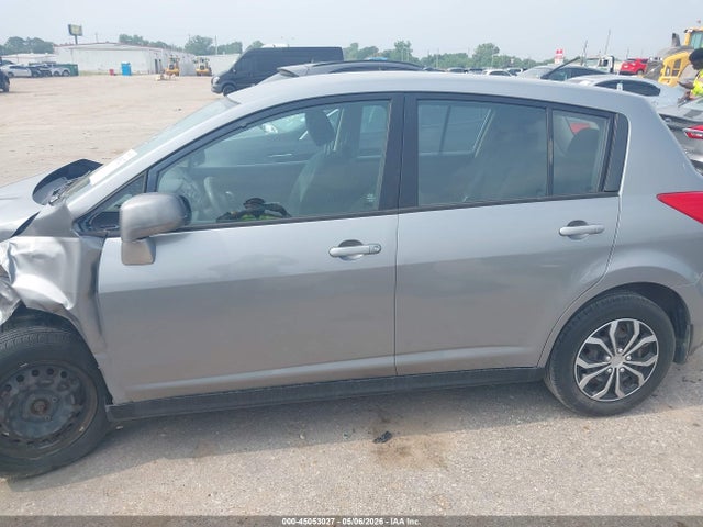 Nissan Versa 1.8 S