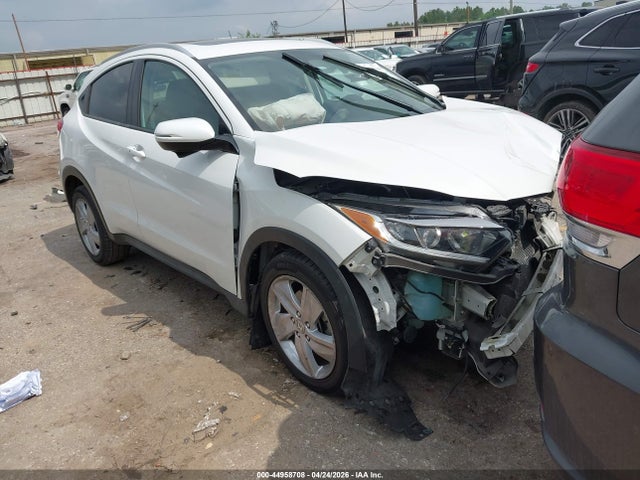 Salvage Honda HR-V Image