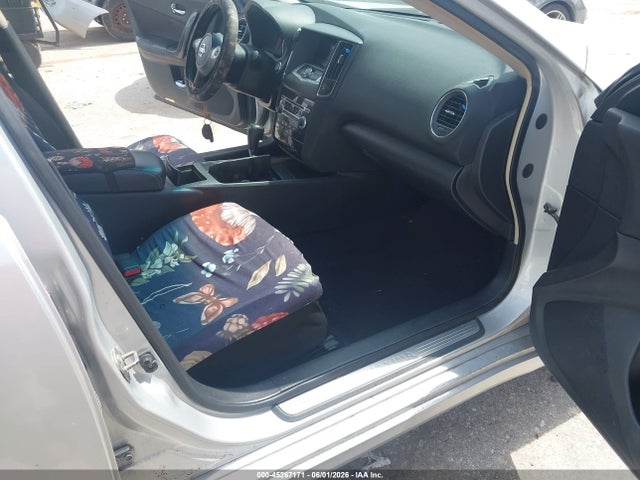 Nissan Maxima