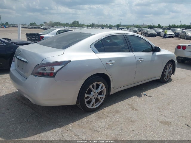 Nissan Maxima