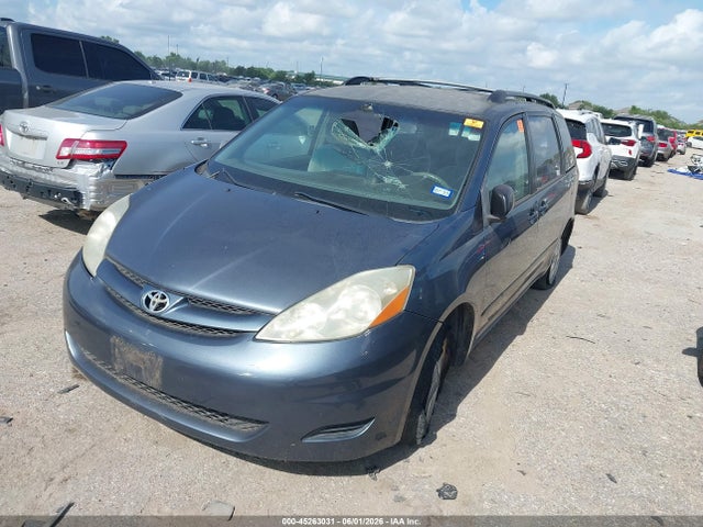 Toyota Sienna Ce