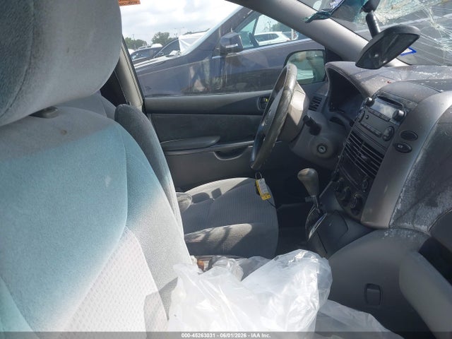 Toyota Sienna Ce