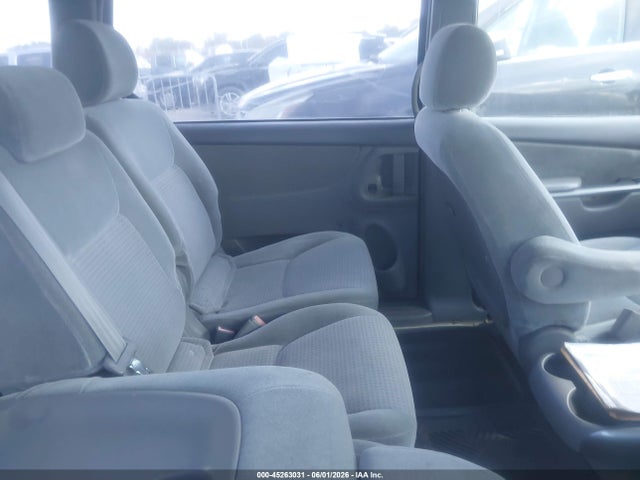 Toyota Sienna Ce