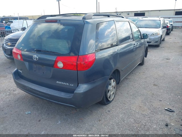 Toyota Sienna Ce