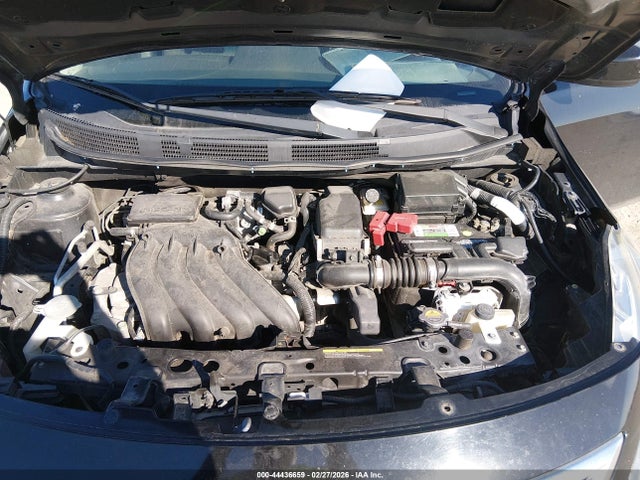 Nissan Versa 1.6 S+