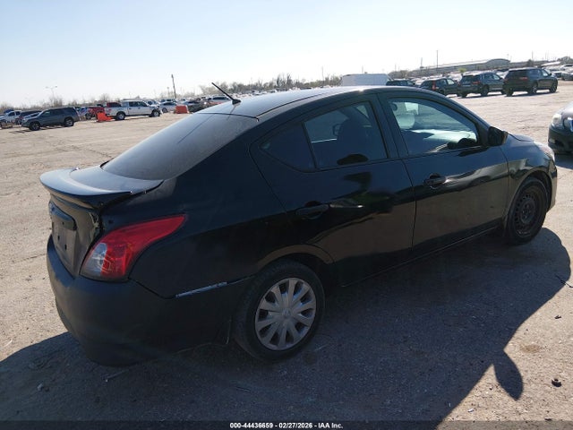 Nissan Versa 1.6 S+