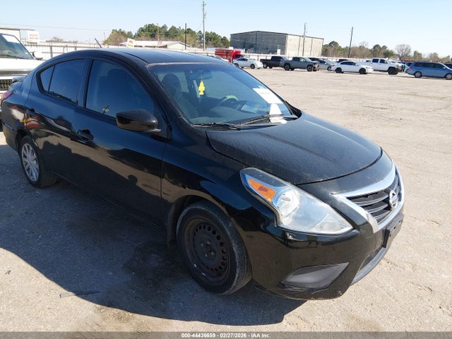 Salvage Nissan Versa Image