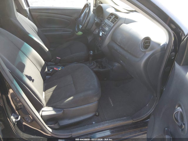 Nissan Versa 1.6 S+