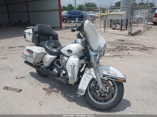 Salvage Harley-Davidson Flhtcui Image