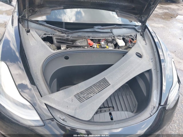 Tesla Model 3 Standard Range Plus Rear-wheel Drive