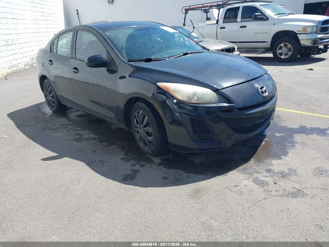 Salvage Mazda Mazda3 Image