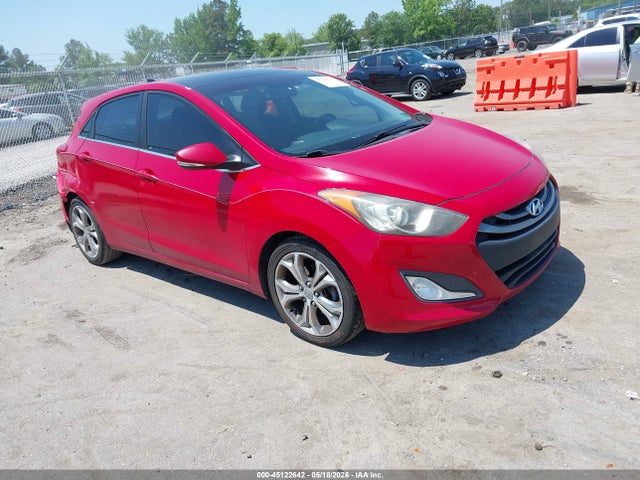 Salvage Hyundai ELANTRA Image